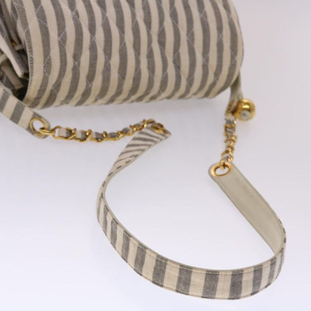 Chanel Matelassé White Canvas Shoulder Bag (Pre-Owned) - Picture 4 of 16